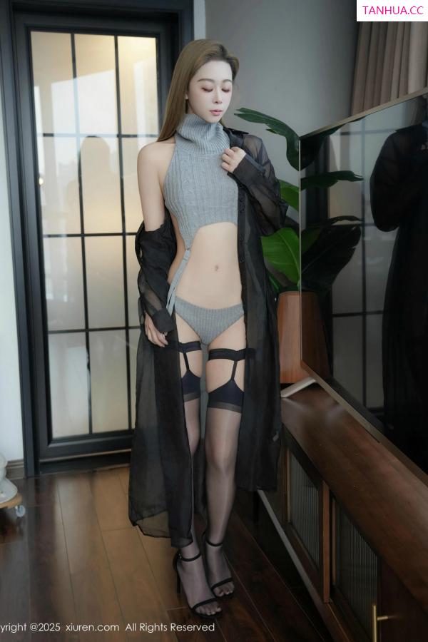 糖糖  [XiuRen]高清写真图 2025.02.13 No.9877 糖糖❤ 黑丝美腿第7张图片